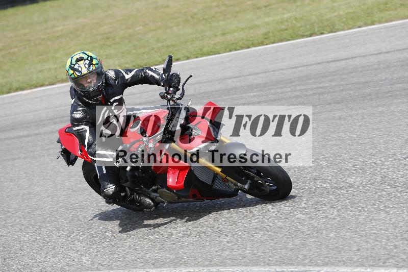 /27 12.06.2025 Ducati Schweiz Trackday Warmup  ADR/blau-bleu/ohne